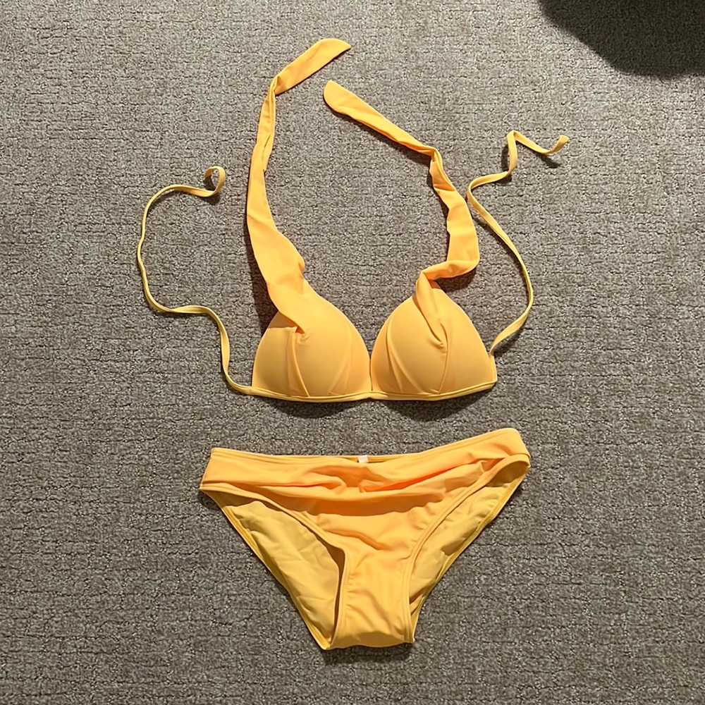 NWOT Yellow triangle padded bikini set- M